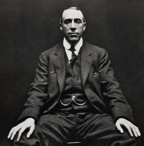 Datei:Harry-Price-Restauriertes-Portraet.png